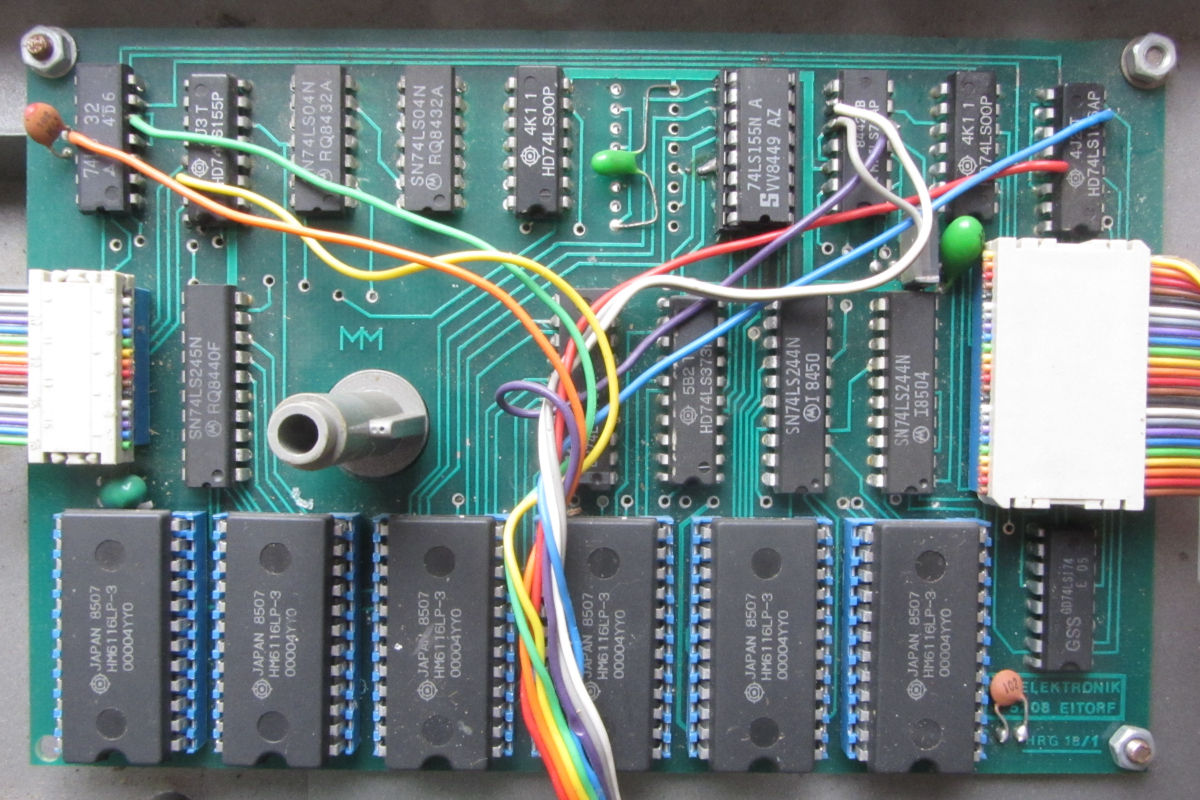 The HRG board installed at the bottom of the Model 1
